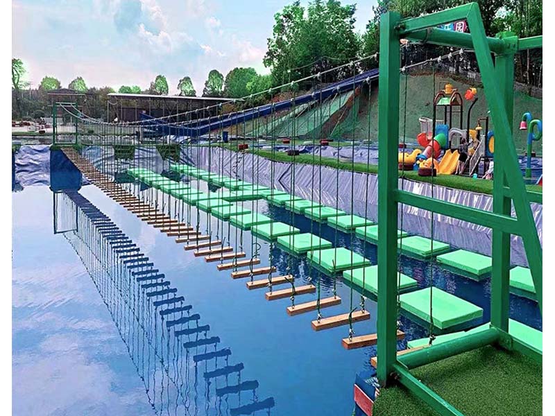 室外水上拓展设备