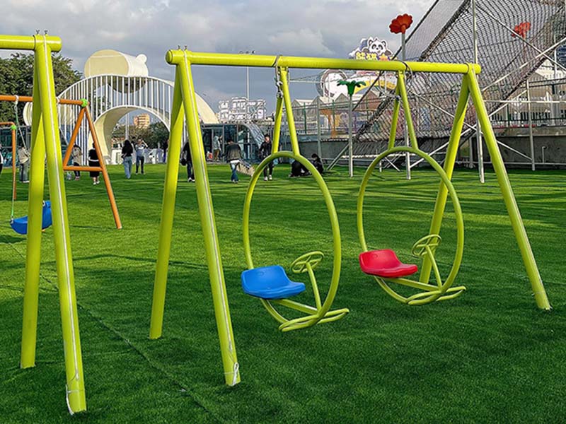 游乐场网红户外蹦床