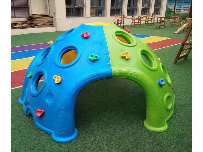 公园户外儿童爬网