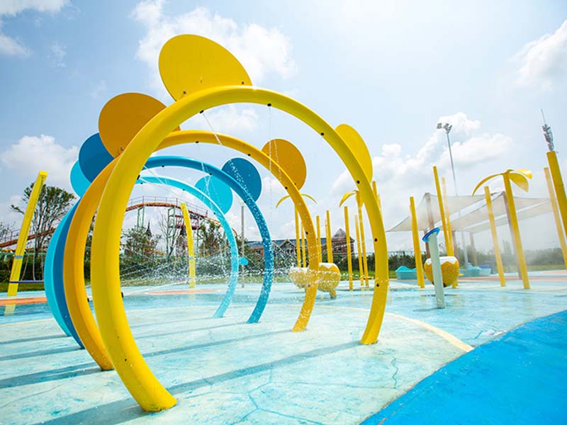 水上七彩喷淋门