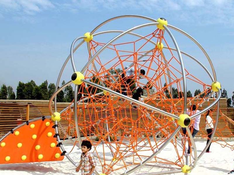 大型儿童攀爬网设备