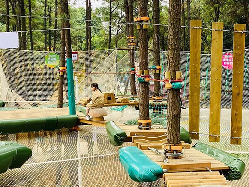 丛林爬网游乐项目